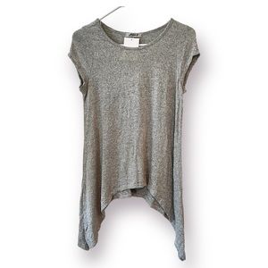 Aiden Y NWT Heather Gray Knit T-Shirt Shark-bite Hem Cap Sleeves Stretchy Comfy